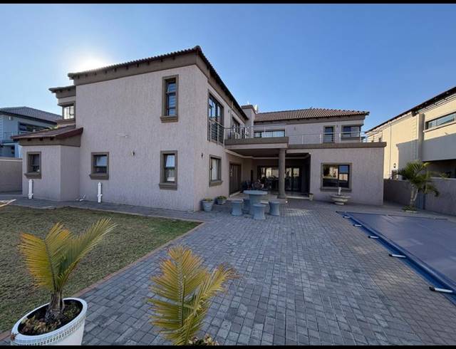 4 BEDROOM HOUSE FOR SALE IN BLUE VALLEY GOLF ESTATE